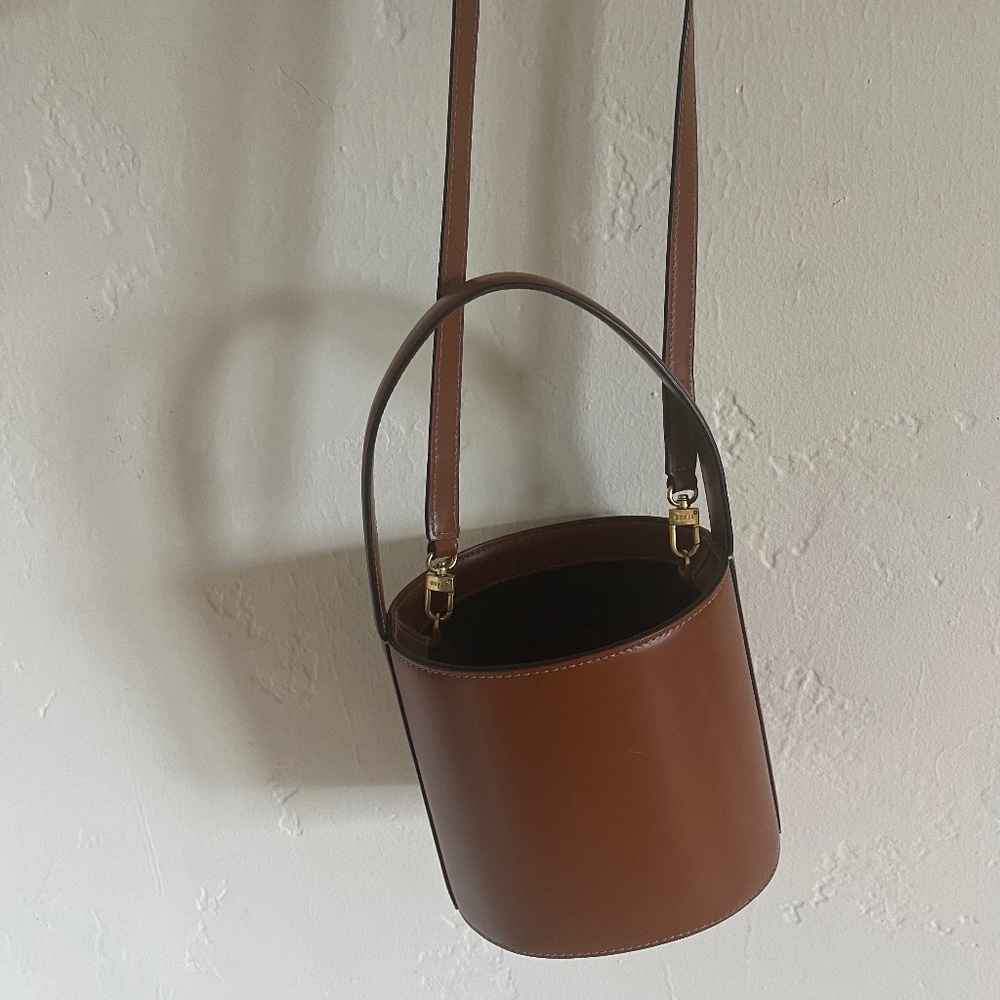 Stand Bucket Camel Bucket Bag